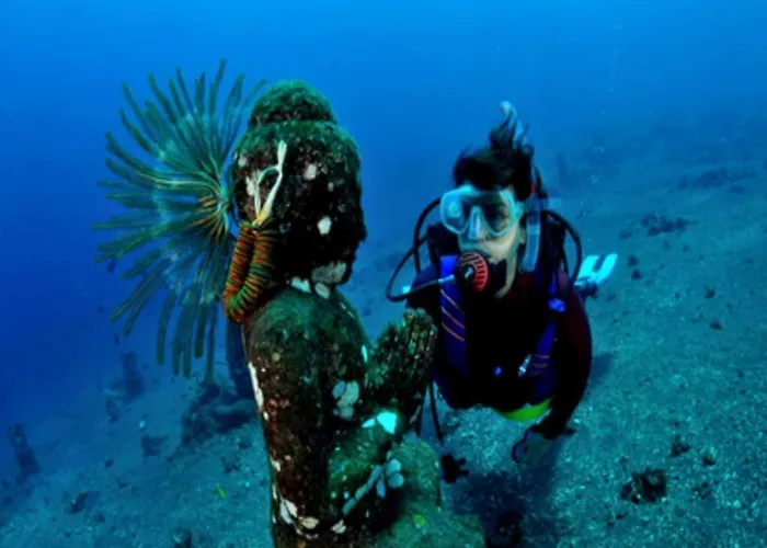 Wreck Divers & Restaurant リゾート トゥランベン